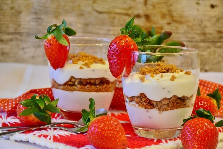 Best 14 Healthy Ways How To Make Plain Yogurt Taste Better!